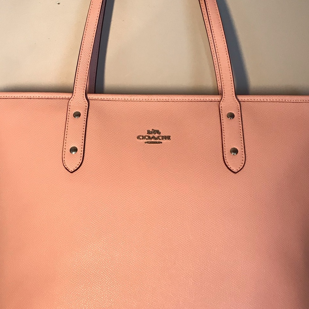 COACH purse (Excellent condition!)